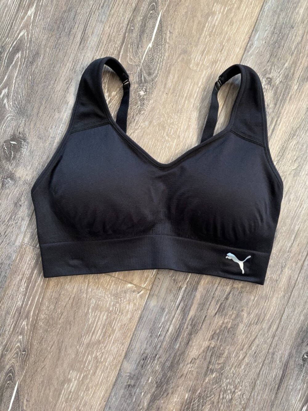 Puma Performance Ladies' Seamless Sports Bra Medium Black